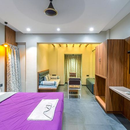 Hotel Vrindavan Deluxe Kolhapur Exteriör bild