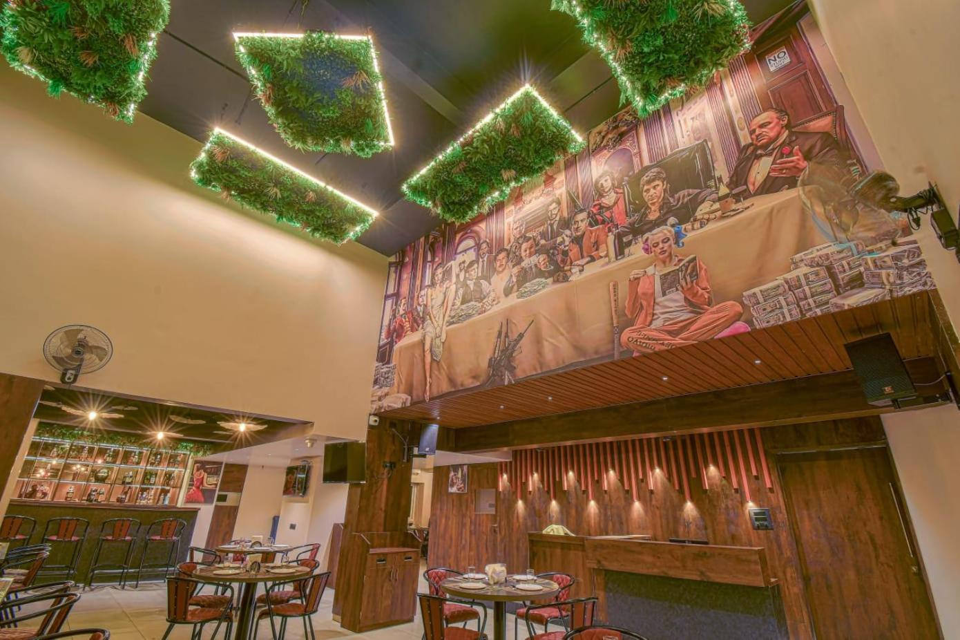 Hotel Vrindavan Deluxe Kolhapur Exteriör bild