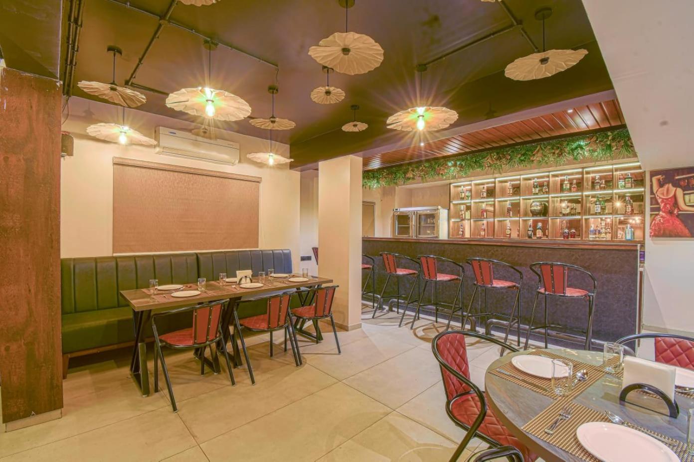 Hotel Vrindavan Deluxe Kolhapur Exteriör bild