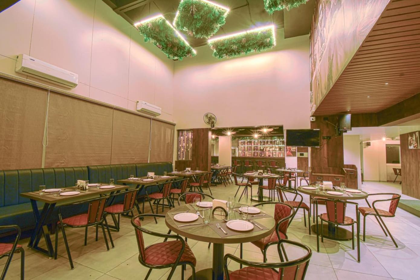 Hotel Vrindavan Deluxe Kolhapur Exteriör bild