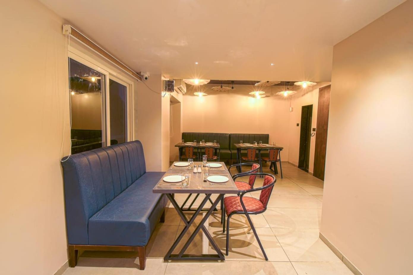 Hotel Vrindavan Deluxe Kolhapur Exteriör bild