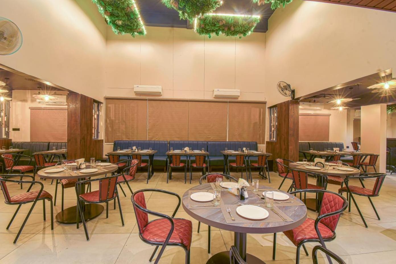 Hotel Vrindavan Deluxe Kolhapur Exteriör bild
