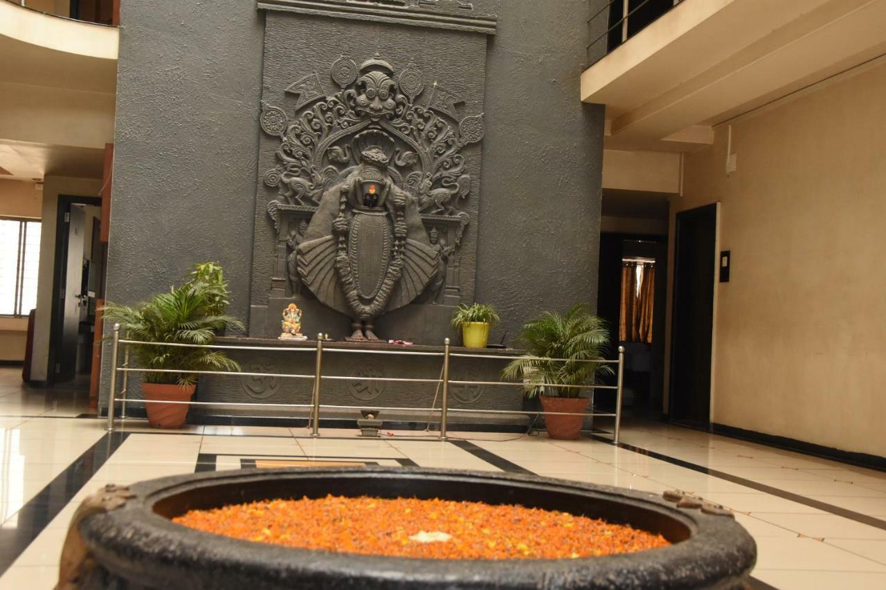 Hotel Vrindavan Deluxe Kolhapur Exteriör bild