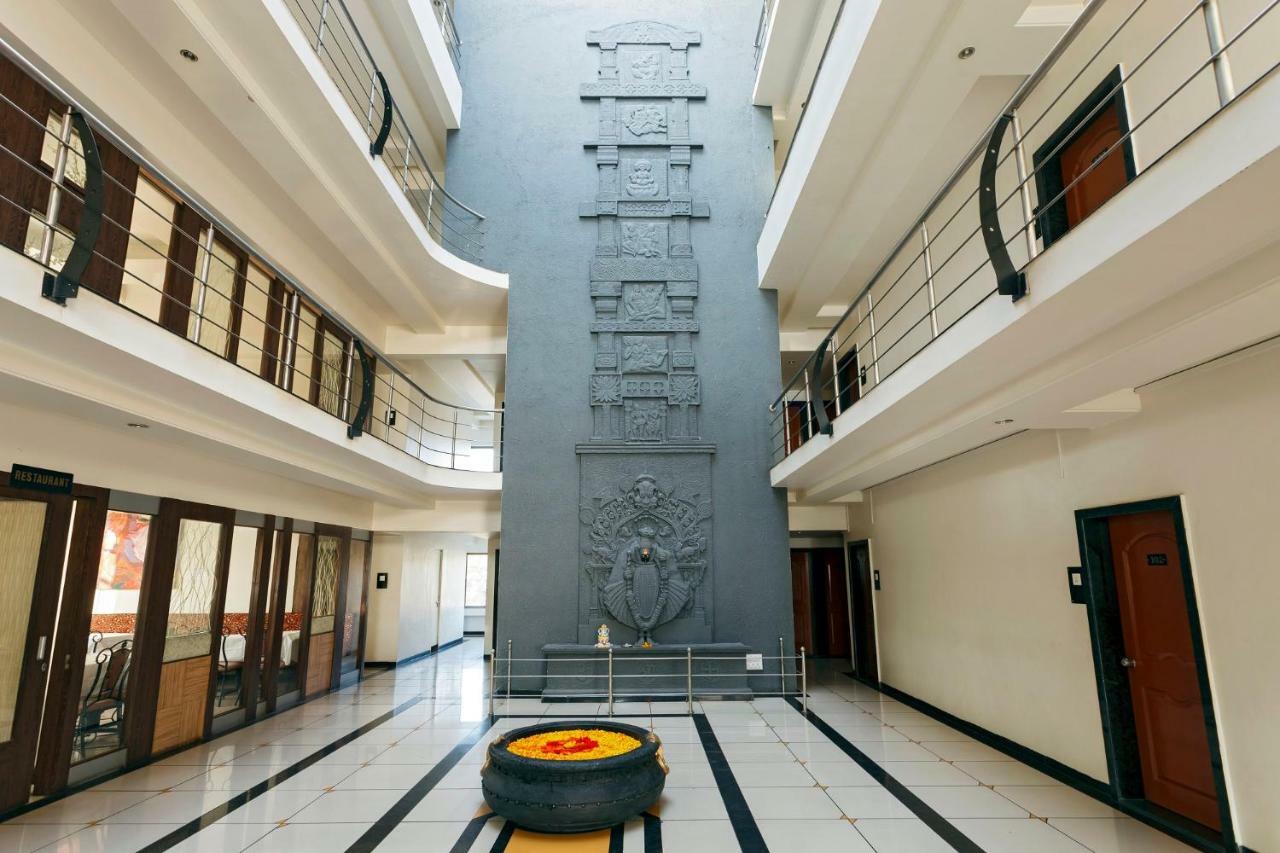 Hotel Vrindavan Deluxe Kolhapur Exteriör bild