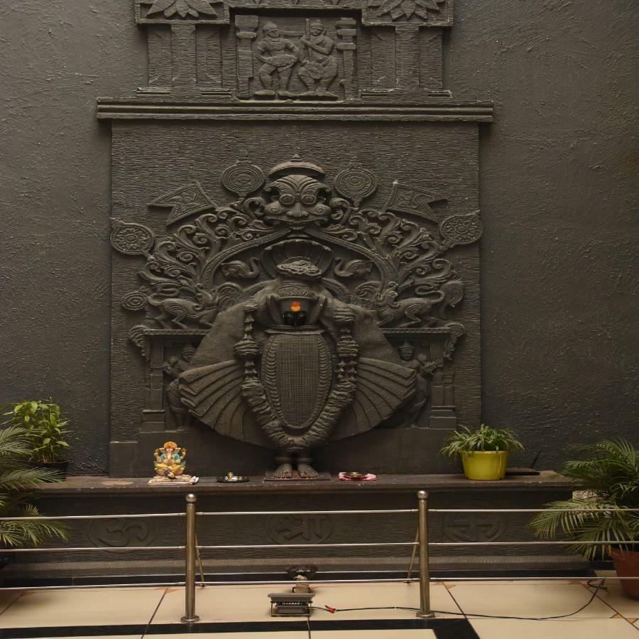 Hotel Vrindavan Deluxe Kolhapur Exteriör bild